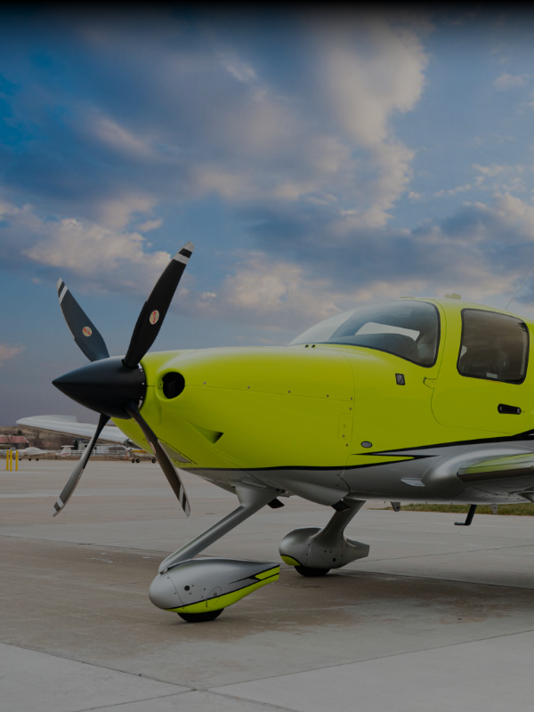 4-blade Hartzell Propeller on aircraft on runway